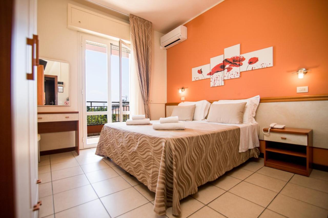 צ'סנטיקו Unique Hotel מראה חיצוני תמונה