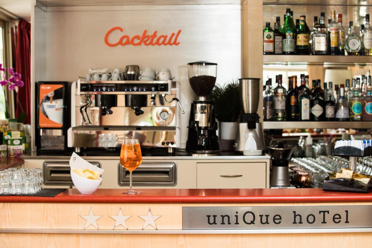 צ'סנטיקו Unique Hotel מראה חיצוני תמונה
