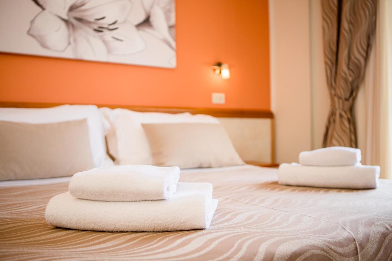 צ'סנטיקו Unique Hotel מראה חיצוני תמונה